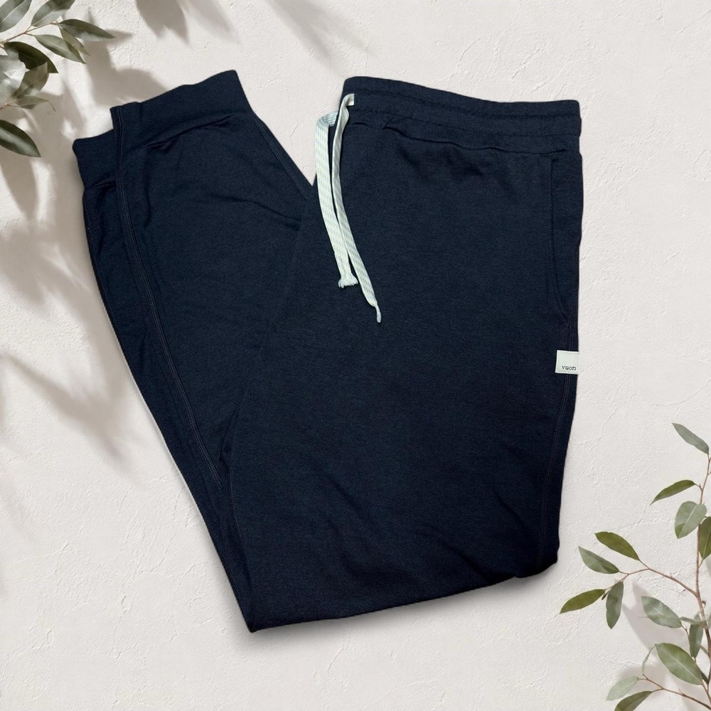 Vuori Heather Grey Jogger Sweatpants Athletic Loungewear Drawstring Pockets